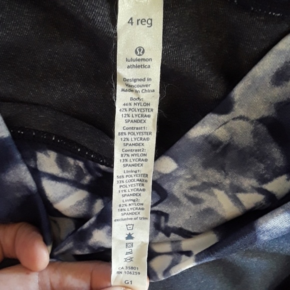 Lululemon Blue Crops - Picture 4 of 4